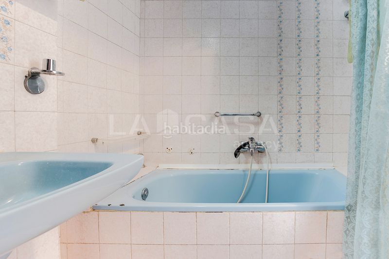 Foto 08191a41-faf6-4d59-a967-7ce5ba39285d. Pis amb calefacció aparcament a Sagrada Família Barcelona