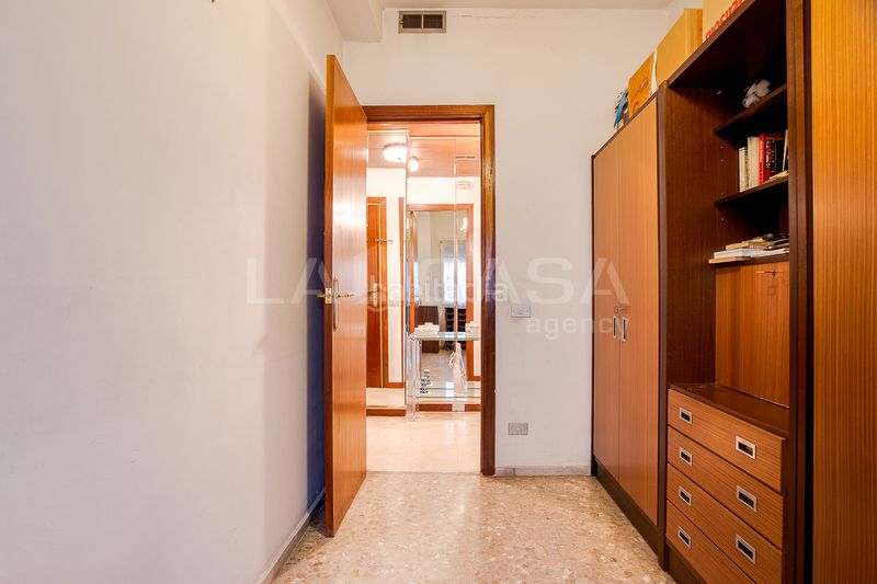 Foto 40ad8a9b-c260-4c3d-b370-7597977fcd47. Pis amb calefacció aparcament a Sagrada Família Barcelona
