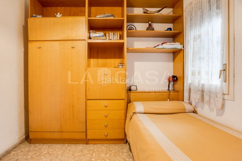 Foto 5e2c2df4-f2d9-4a3f-8bc2-3aa3ffdbe4e9. Pis amb calefacció aparcament a Sagrada Família Barcelona