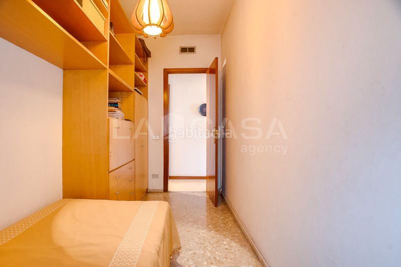 Foto 9fb14a82-21f2-4693-95d9-33148dd42408. Pis amb calefacció aparcament a Sagrada Família Barcelona