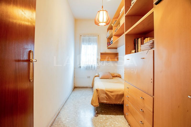 Foto b34cec18-6c8d-4b42-9b44-7ca0c6f9512c. Pis amb calefacció aparcament a Sagrada Família Barcelona