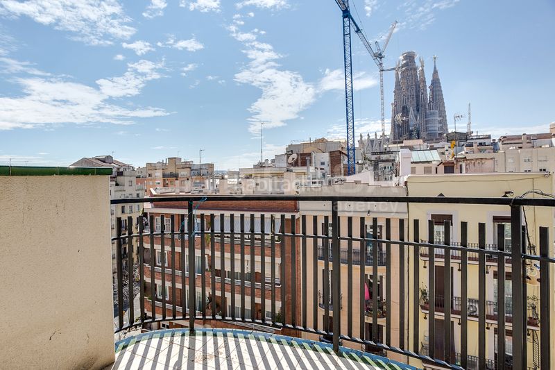 Foto c0d62944-617c-4d33-a9ff-23ae30211549. Pis amb calefacció aparcament a Sagrada Família Barcelona