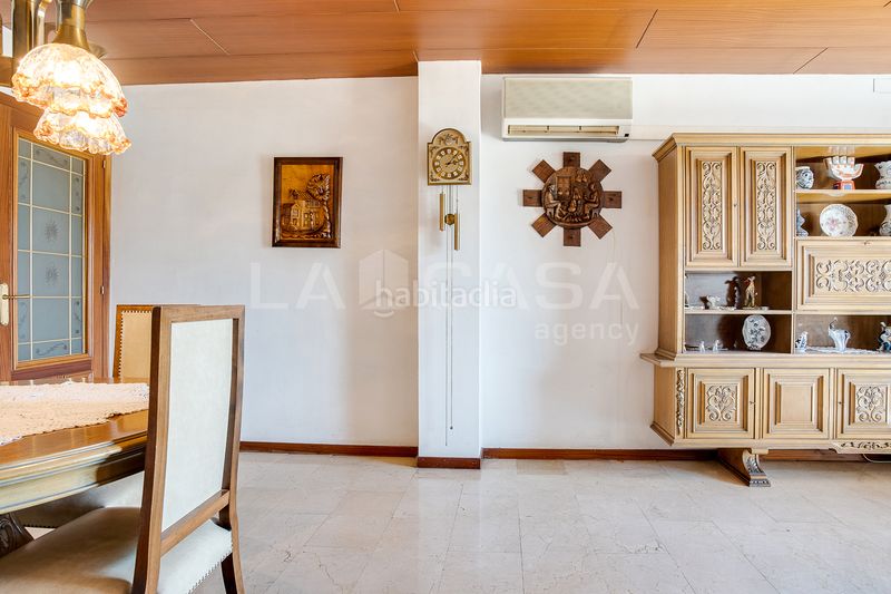 Foto e9915947-e77f-439d-b2d7-8390c4d0bbd7. Pis amb calefacció aparcament a Sagrada Família Barcelona