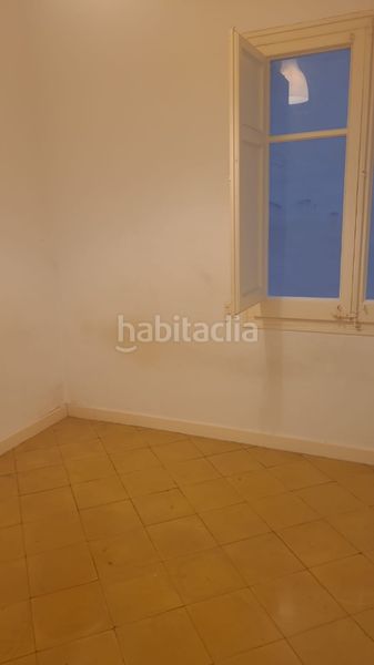 Foto f086d3c7-544a-42f5-9a38-13c9b0c5c4af. Pis amb calefacció a Sant Antoni Barcelona