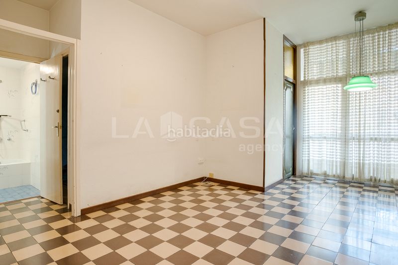Foto df8a9768-c8d2-46cb-a60b-7110c008f220. Pis a Baix Guinardó Barcelona