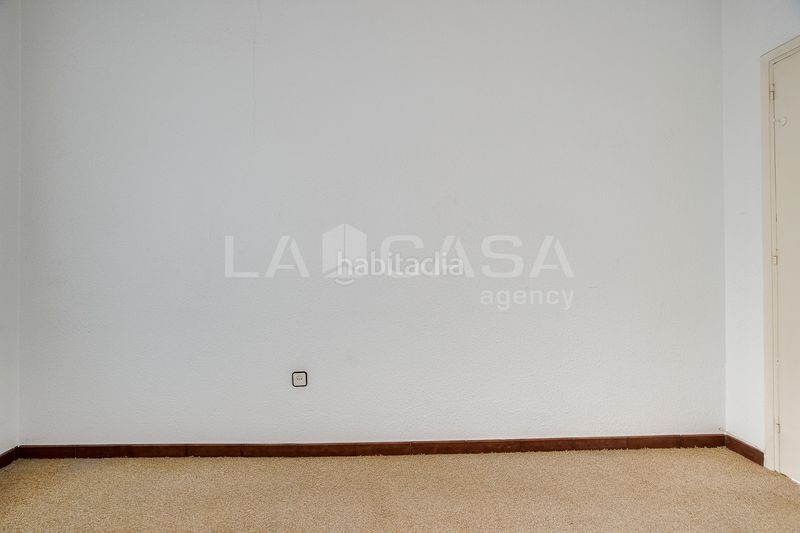 Foto f99711b2-0e68-42aa-9ebc-da45f30ad791. Pis a Baix Guinardó Barcelona