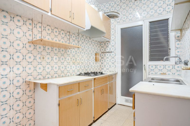 Foto c72145a0-70c0-49b0-8783-91966ee40ca3. Pis a Sants Barcelona