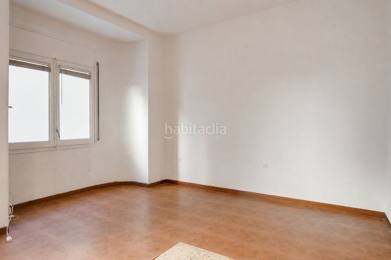 Foto dea45e30-8279-41d7-b760-1123732837a3. Pis a Sants Barcelona