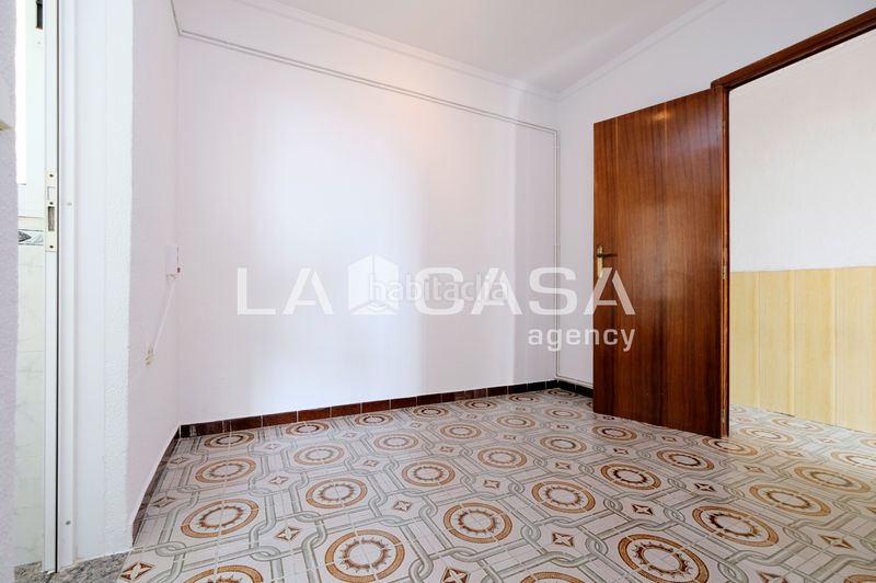 Foto a7b543a1-7742-4931-bf42-6ebe67607676. Ático en Prosperitat Barcelona
