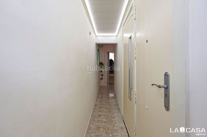 Foto f4e2c15a-0f2e-4d77-9db5-c73a2398c132. Àtic amb calefacció a La Florida Hospitalet de Llobregat (L´)