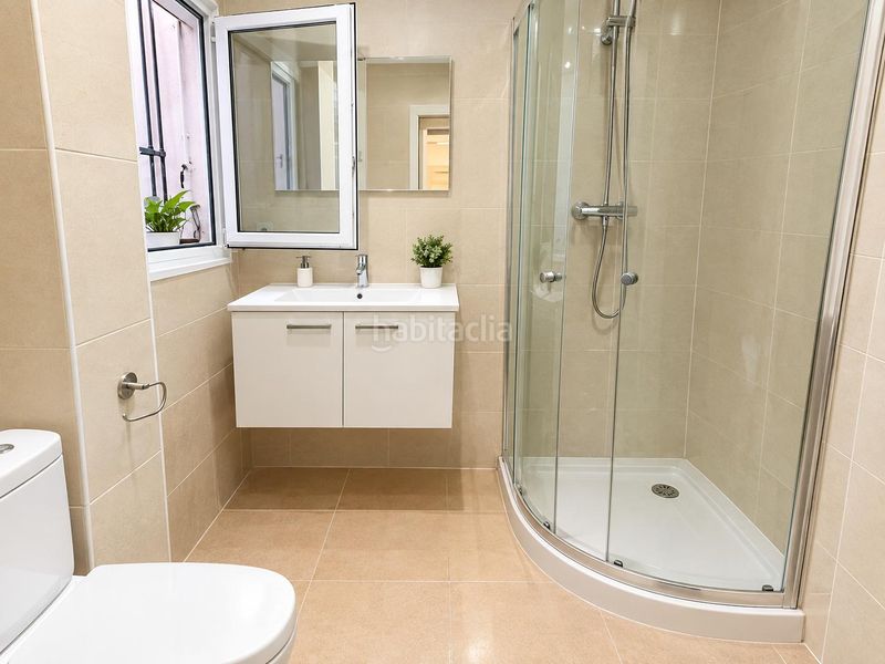 Foto c1ed5b43-46bc-4ab1-8416-b456d8c5db56. Flat with heating in Sants Barcelona