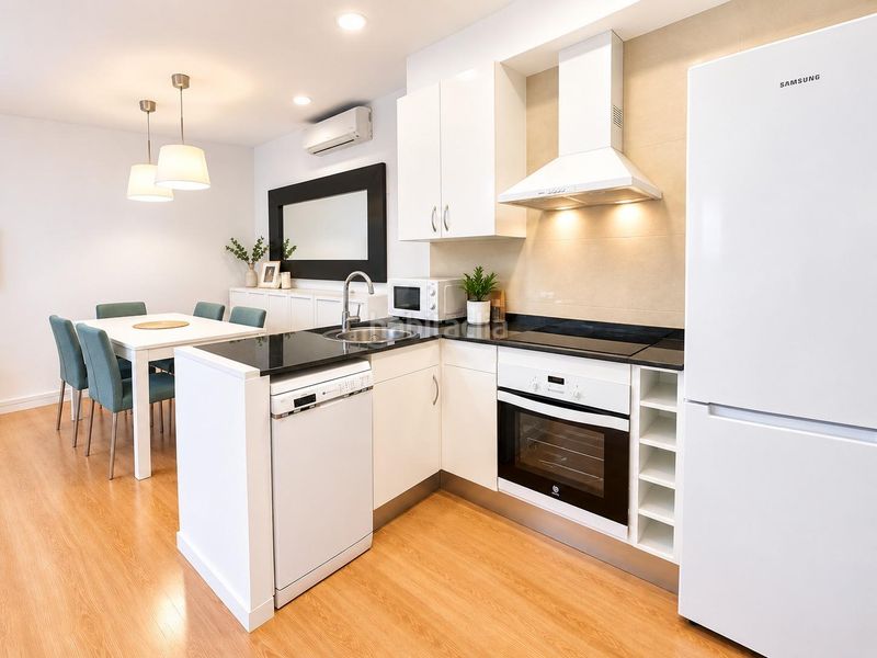 Foto f3db08a8-0d4b-4f26-b49e-8e5ae3a036e0. Flat with heating in Sants Barcelona