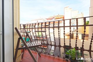 Etagenwohnung in Carrer de Cabanes