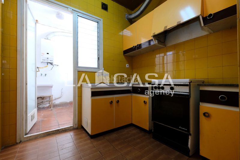 Foto eb69d893-cc8a-469a-ba92-249c07577c0a. Àtic a Horta Barcelona