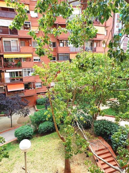 Foto a69d328b-bd94-4deb-9490-b33ea41000fc. Pis amb calefacció a Vall d´Hebron Barcelona