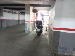 Aparcament cotxe a Riu Sud. Plaza de parking en rio sur