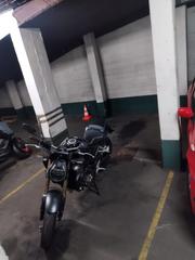 Aparcament cotxe a Riu Sud. Plaza de parking para coche pequeño y moto.