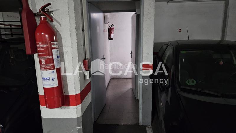 Foto 6031792a-3b31-4c4e-9823-88c8276f160a. Aparcament cotxe a Centre Santa Coloma de Gramenet