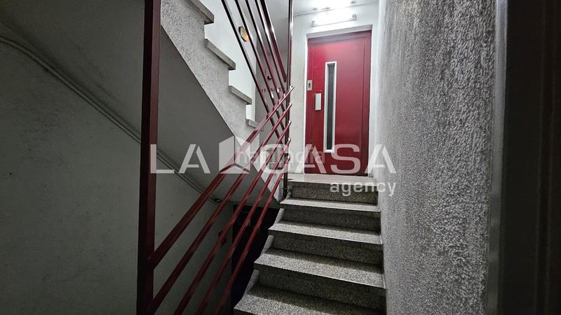 Foto 8df17383-c356-49b6-8bed-423af28281d2. Aparcament cotxe a Centre Santa Coloma de Gramenet