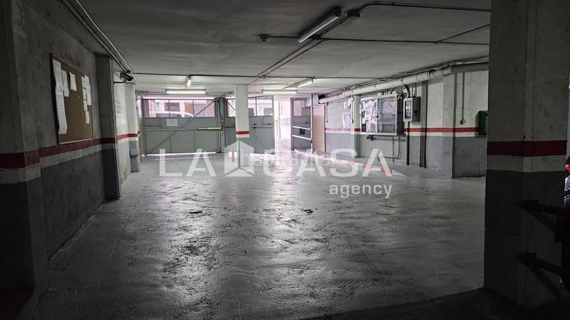 Foto cabf3421-5352-43a8-9979-63166d844349. Aparcament cotxe a Centre Santa Coloma de Gramenet