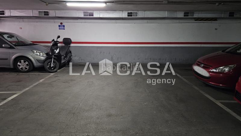 Foto ee9a75c1-6636-4df6-a7b2-7d9d2a7bc223. Aparcament cotxe a Centre Santa Coloma de Gramenet