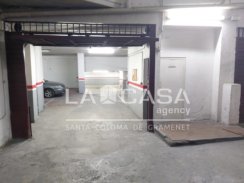 Foto 3d265bcf-0197-4671-add9-8d150f11ed00. Aparcament cotxe a Centre Santa Coloma de Gramenet