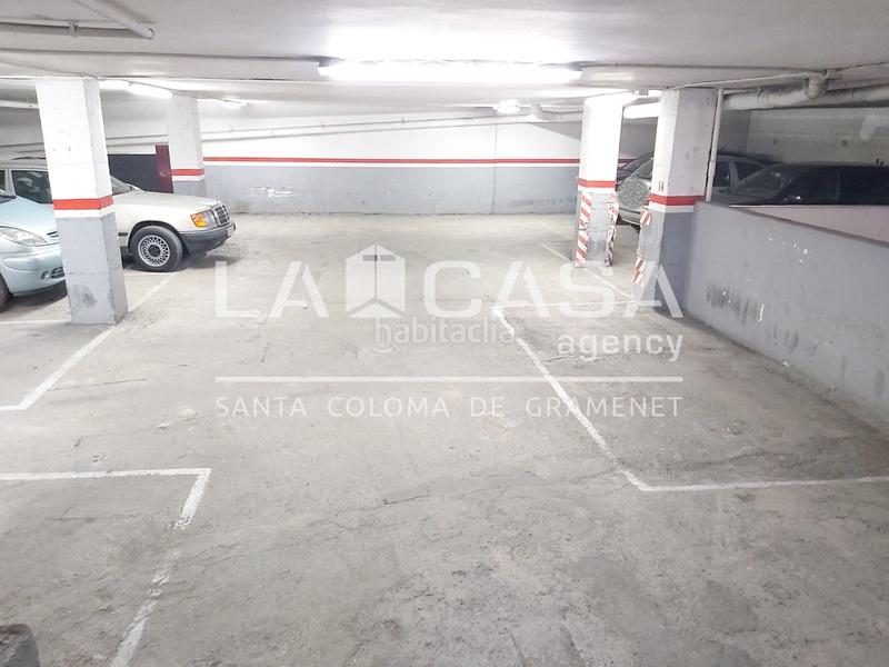 Foto 54525d45-ab5b-4f7b-9171-acccd896924a. Aparcament cotxe a Centre Santa Coloma de Gramenet