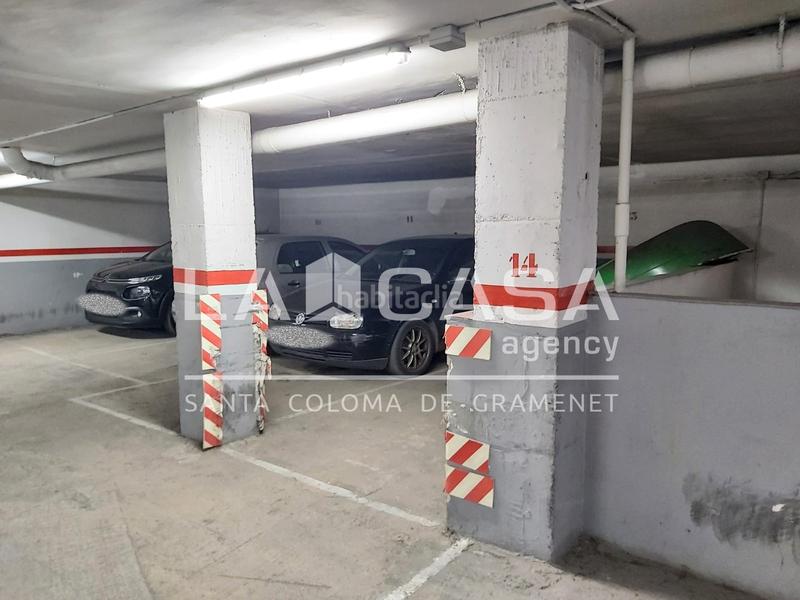 Foto 71aee9c8-8c1a-4b77-92a2-54a4f3bb2157. Aparcament cotxe a Centre Santa Coloma de Gramenet