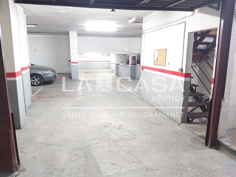 Foto 73705ab5-86b7-475f-b8f0-7b977b633294. Aparcament cotxe a Centre Santa Coloma de Gramenet