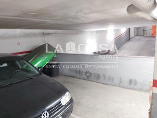 Aparcament cotxe a Centre. Plaza de parking para moto!!