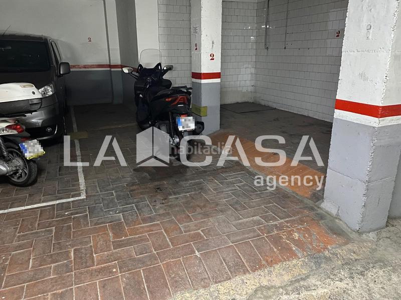 Foto 2fcf61d2-ac7c-48d1-97d0-0ed922672914. Aparcament cotxe a Centre Santa Coloma de Gramenet