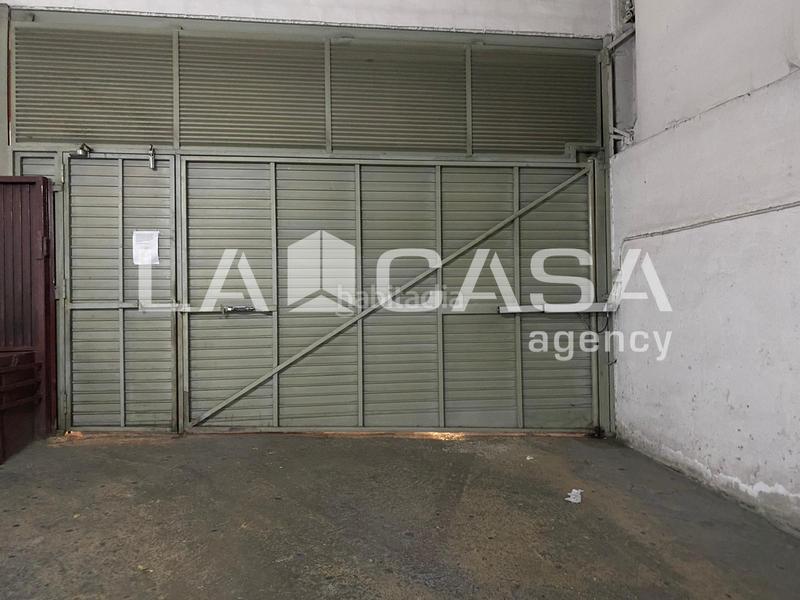Foto 44dfa14d-b709-4c67-b341-12eb9b3e14a4. Aparcament cotxe a Centre Santa Coloma de Gramenet