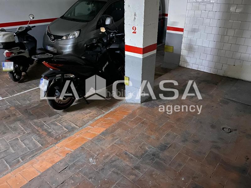Foto ade6c070-492e-4d59-9510-44325eb17c31. Aparcament cotxe a Centre Santa Coloma de Gramenet