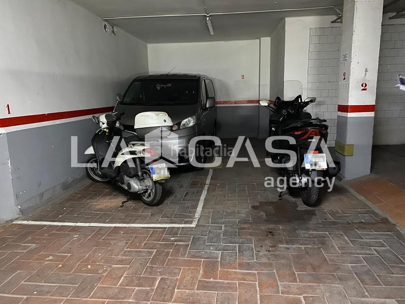 Foto 681b6ad2-3ab8-4eea-9d7d-2d490f42dda7. Parking coche en Centre Santa Coloma de Gramenet
