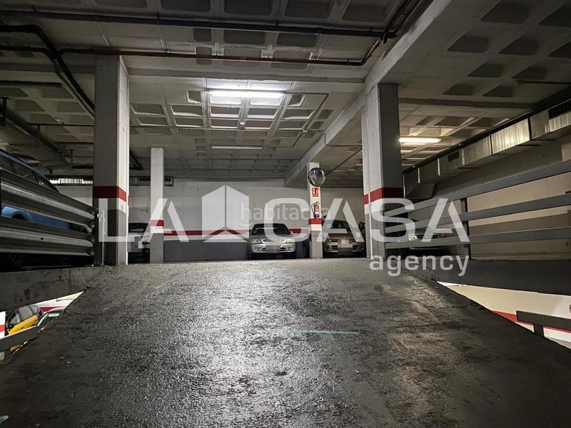 Foto 4769f7e3-ac86-423c-b7f4-86a5990e72b2. Parking coche en El Raval Santa Coloma de Gramenet