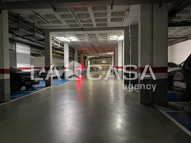 Foto 79519654-3bb3-48b6-8dc5-ecc4f67347f1. Parking coche en El Raval Santa Coloma de Gramenet