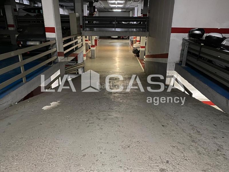 Foto 994dbfa4-7b9c-4447-a8c8-64e7ff14057e. Parking coche en El Raval Santa Coloma de Gramenet