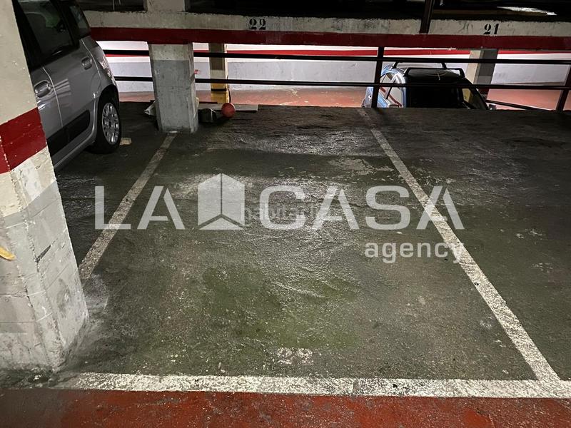 Foto 00dadade-5d0f-4eb5-a0df-1f4ec0bd411a. Posto auto in Santa Rosa Santa Coloma de Gramenet