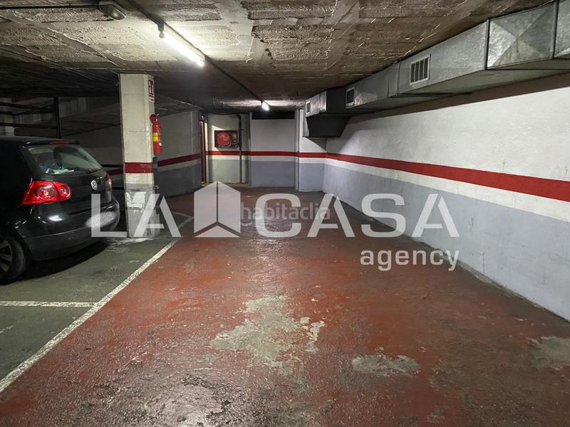 Foto 15b67b4f-1c19-42cd-b4cf-3136fb87f1db. Posto auto in Santa Rosa Santa Coloma de Gramenet