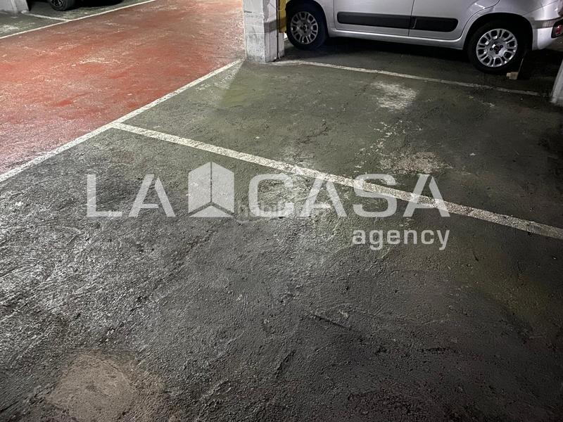 Foto f3215613-f198-40fe-8a60-5a6fc9029086. Posto auto in Santa Rosa Santa Coloma de Gramenet