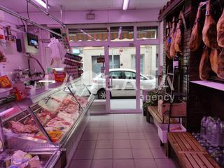 Local commercial à Riu Sud. Oportunidad de local en el centro de santa coloma!