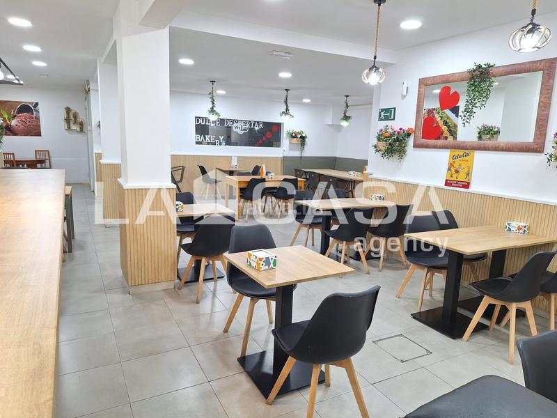 Foto 1f6b93cc-33b2-475c-8ab4-6c8b735559b9. Local comercial a Centre Santa Coloma de Gramenet