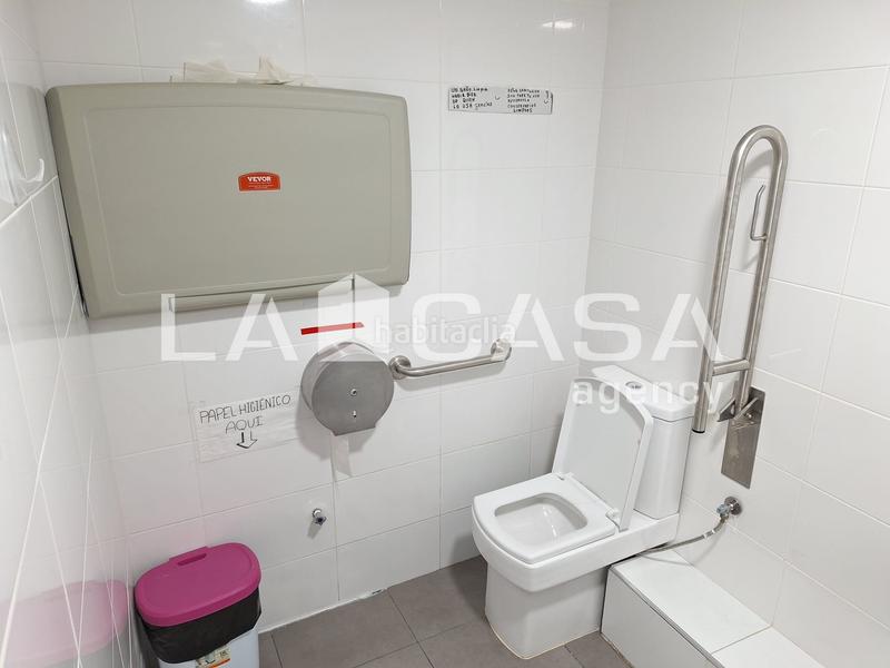 Foto 38301aed-a788-48a7-81a5-01ce6010f94b. Local comercial a Centre Santa Coloma de Gramenet
