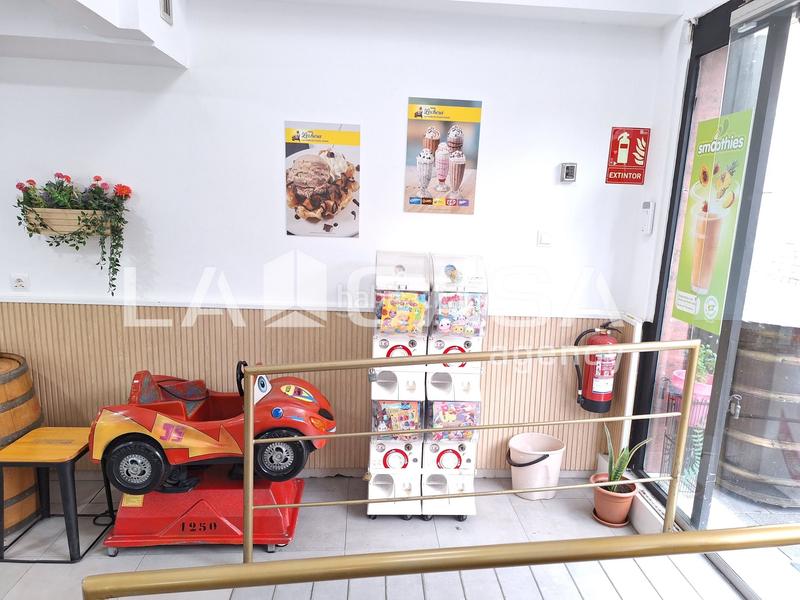Foto 4ea2a72c-2c34-4f10-8517-4e64d1b76595. Local comercial a Centre Santa Coloma de Gramenet