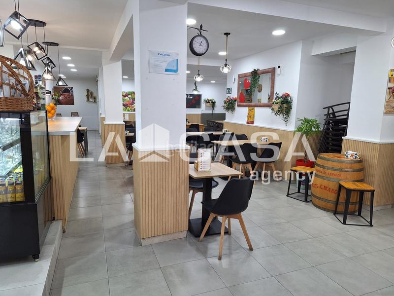 Foto d4a4bacb-d172-467a-912c-1e6c007aac42. Local comercial a Centre Santa Coloma de Gramenet