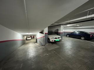 Parking voiture à Collblanc