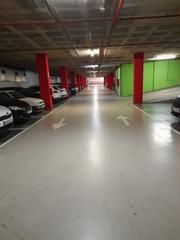 Parking coche en Llefià