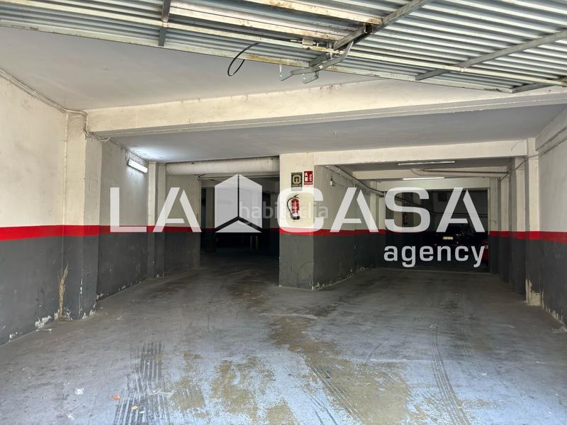 Foto 64bb2bec-131c-4932-b141-9bb3d1b31921. Local comercial en Santa Rosa Santa Coloma de Gramenet