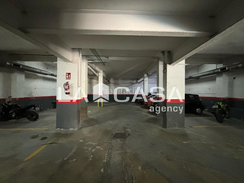 Foto d9f38a4d-d19b-4879-80ee-c01dfc4c04b3. Local comercial en Santa Rosa Santa Coloma de Gramenet
