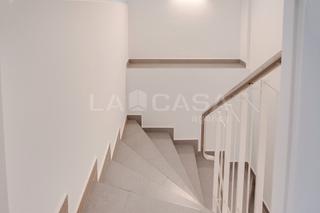 Locale commerciale in Sagrada Família. La casa agency presenta oportunidad única en el corazón de barce